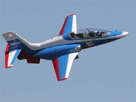mig  advanced trainer aircraft jet fighter picture