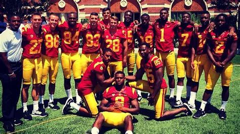 Usc Photo Day Trojans Pose For 2014 Season Conquest Chronicles