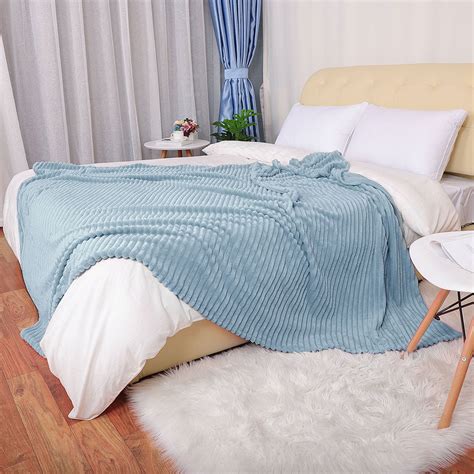 soft microplush velvet blanket luxurious fuzzy fleece throw