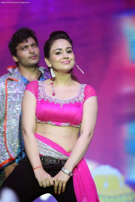 aksha pardasany hot navel pictures high resolution pictures