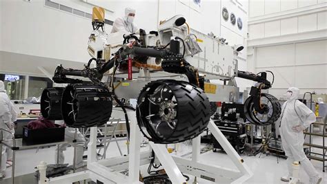 nasa curiosity mars rover  pave     search  life