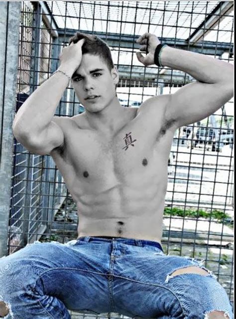 32 Best Shirtless Guys Ripped Jeans Images On Pinterest