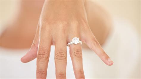 alternative ways  wear  engagement ring  wedding band