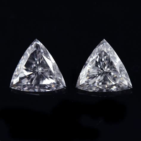 carat  diamonds triangle shape  clarity sku
