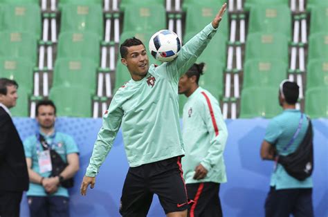 Cristiano Ronaldo Portugal Star Handed Start In Euro 2016 Opener