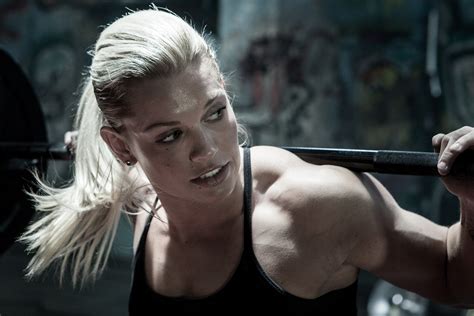 rod mclean photographyfemale crossfit athlete lifting weights athletic lifestyle photographer