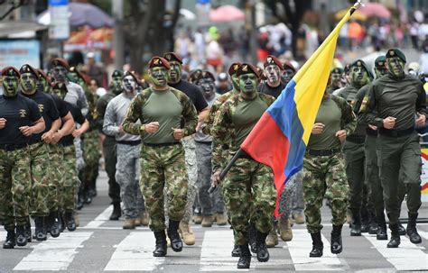 los soldados de colombia invitan  correr por los heroes reporteros asociados