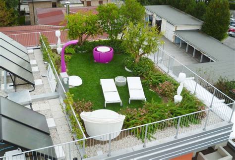 Trova la foto stock perfetta di giardino terrazzato. GIARDINO PENSILE SUL TERRAZZO: PRO E CONTRO - Ville e Giardini