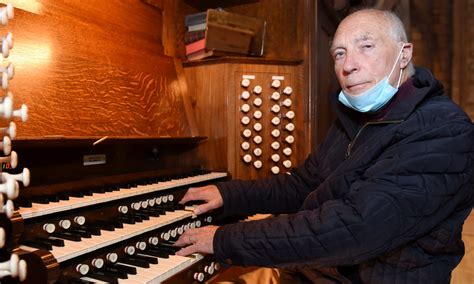 legendary church organist arranges    bring healing power