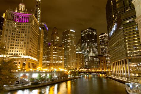 chicago river skyline  night chicago illinois