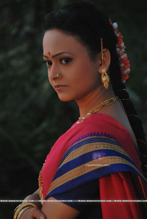 minal ghorapade marathi actress in saree 13