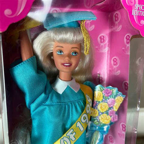 Vintage 1998 Graduation Barbie Doll Blonde Hair Blue Eyes New In Box