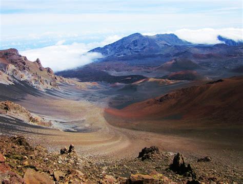 haleakala volcano crater maui national parks hawaii volcanoes