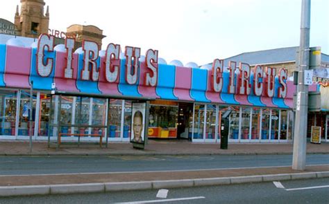 great yarmouth norfolks foremost seaside destination stars  stripes