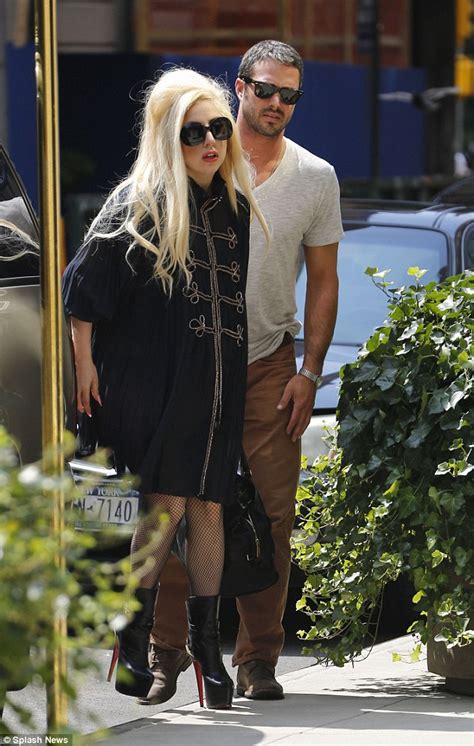 taylor kinney says lady gaga slapped him the first time he