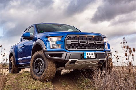 ford   raptor review  high performance pickups   level parkers