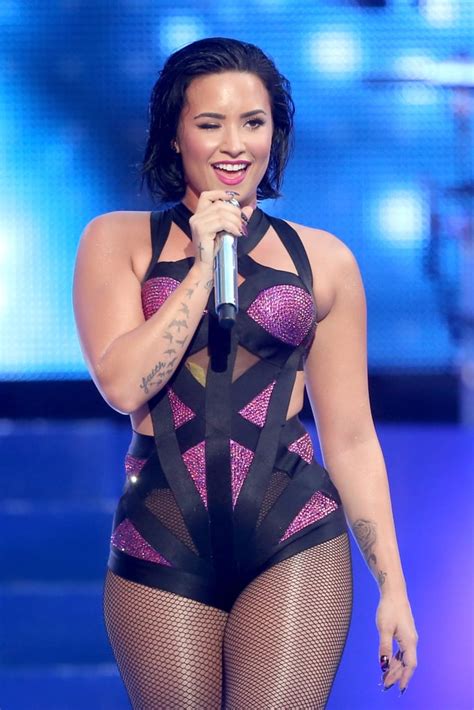 Demi Lovato Best Pictures From The Mtv Vmas 2015 Popsugar Celebrity