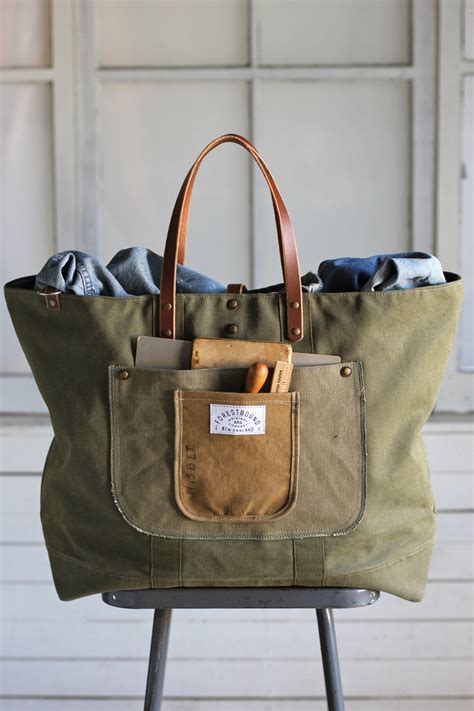 extra large  era canvas travel bag forestbound