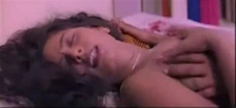 southindian b grade mallu actress sindhu s boobs expose