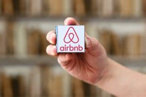 buy airbnb stock