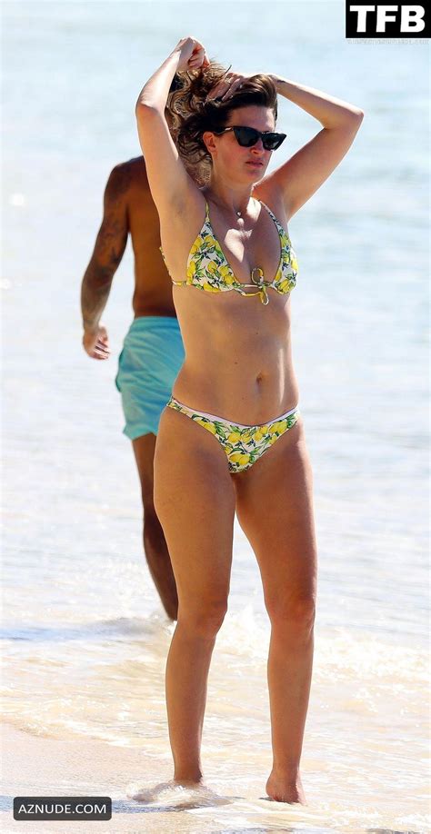 Rhea Durham Sexy Seen Flaunting Her Hot Body At The Beach In Barbados