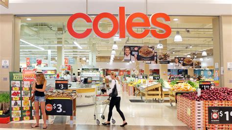 coles aldi woolworths rivals refuse to follow its lead on milk