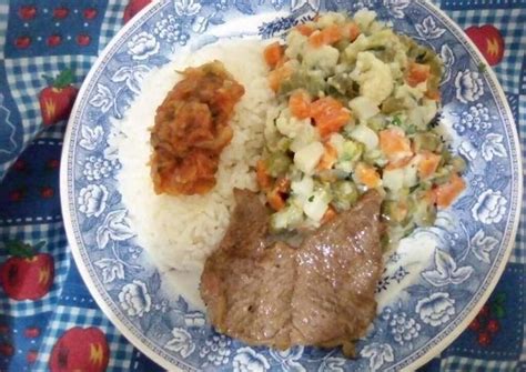 ensalada de verduras  arroz blanco aderezado  hogao  carne asada receta de matews cookpad