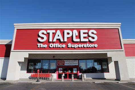 staples sees store closures  sales decline