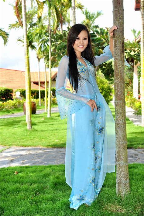 Cute Ao Dai But May Be Toooo Sheer Vietnamese Dress