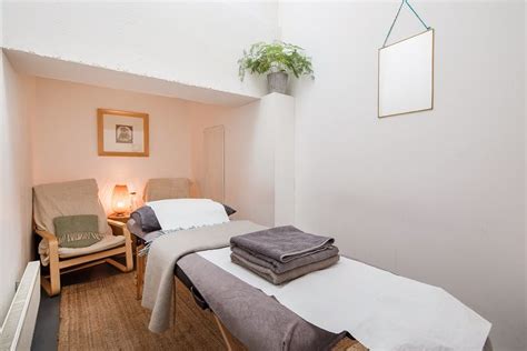 george massage therapist treatment room beauty in stoke newington london treatwell