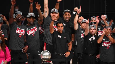 miami heat win game   boston celtics  move  nba finals