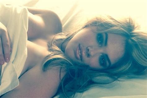 Kate Upton Strips And Hides Under Flimsy Bed Sheet For New