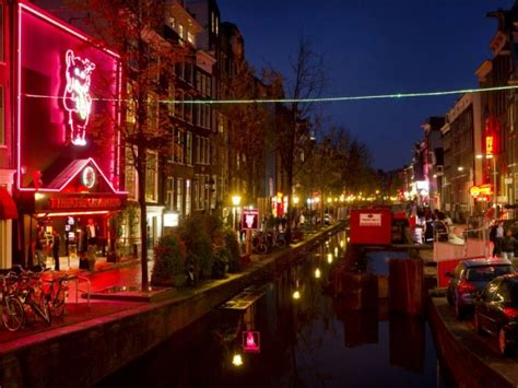 Amsterdam Envisage Un Complexe érotique Pour Transformer Le Quartier