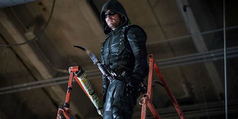 Arrow Recap Oliver Finally Learns To Trust His New Team