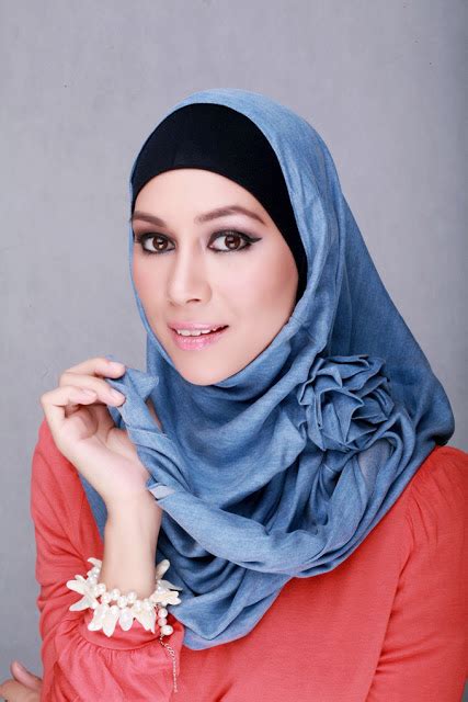 the migration of female celebrity wearing hijab beautiful hijabista