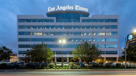 los angeles times handled expose   talk   town