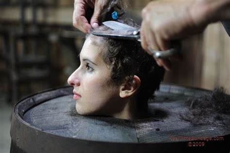 les 48 meilleures images du tableau hair punishment sur pinterest coupes de cheveux forcée