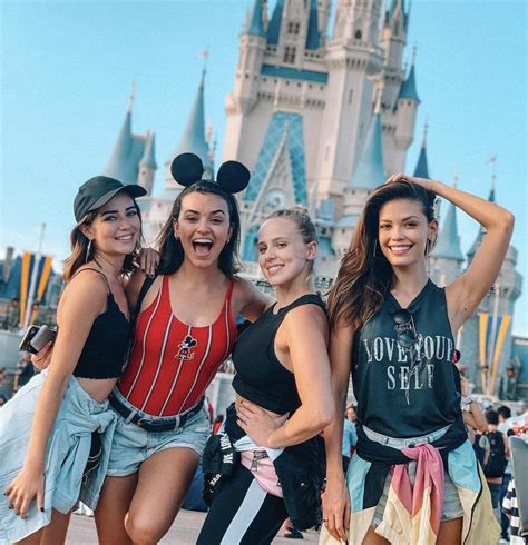 Hot Girls At Disneyland R Ifyouhadtopickone