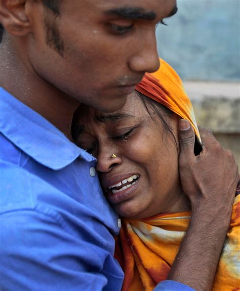 Scores Dead In Bangladesh Building Collapse The New York Times