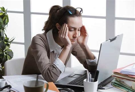 sakit kepala  haid ketahui penyebab   mengatasinya alodokter