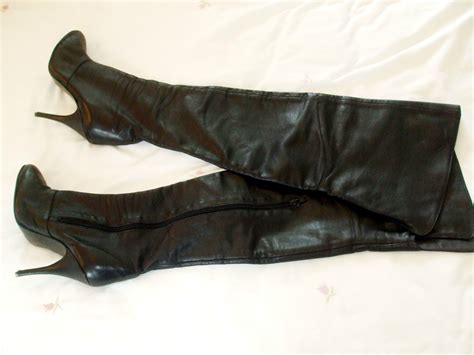Ebay Leather A Uk Seller Models Some Very Nice Black Leather Thigh
