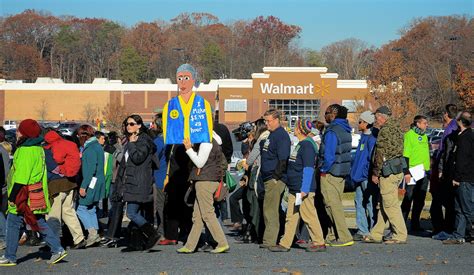 black friday crowds wal mart draws workers rights protesters  washington post