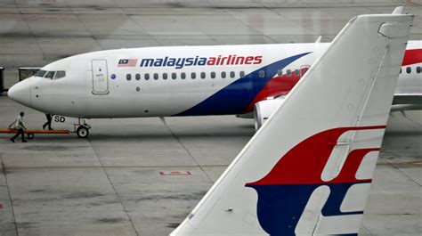 malaysia airlines flight  emergency landing  australia