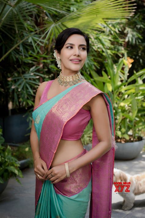 actress priya anand rocking stills in a traditional saree social news xyz