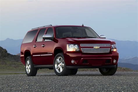 chevrolet suburban chevy review ratings specs prices