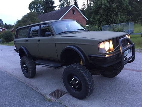 lifted  wagon  jeep chassis rvolvo