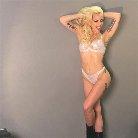 [pic] lady gaga in lingerie at victoria s secret show see