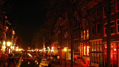 Amsterdam Ne Veut Pas Que Son Quartier Rouge Se Transforme En « Jungle