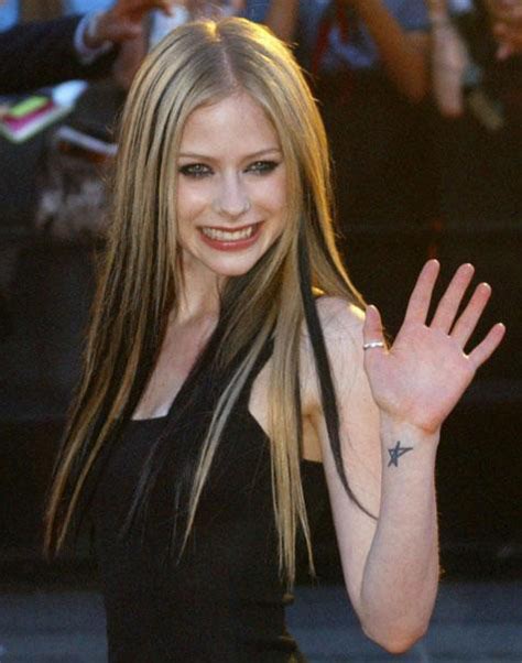 Avril The Best Damn Girl Profil