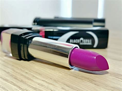 black opal jazzberry color splurge luxe matte lipstick review